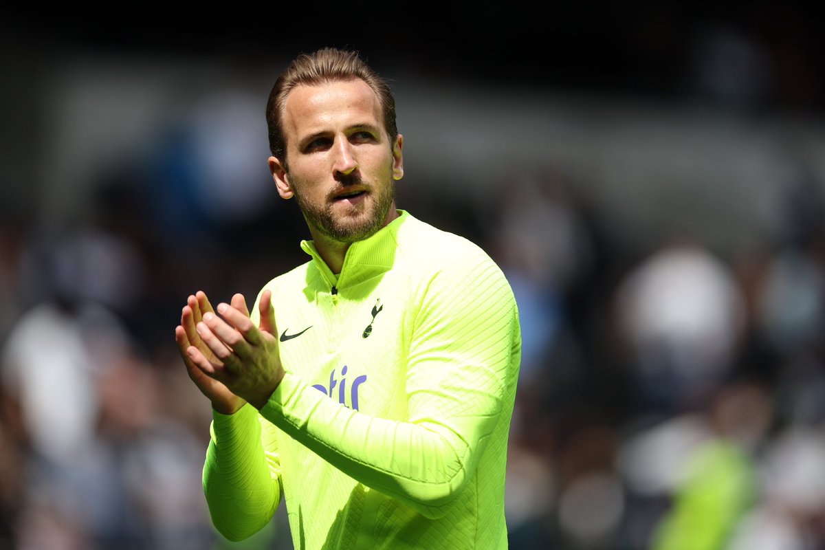 FC Bayern have submitted an official bid for Harry Kane. Fixed fee close to €70m plus add-ons, not enough to convince Tottenham. It was rejected 🚨⚪️🔴 #FCBayern

Official proposal was sent today, as first called by @David_Ornstein.

Spurs won’t accept that kind of fee for Kane.