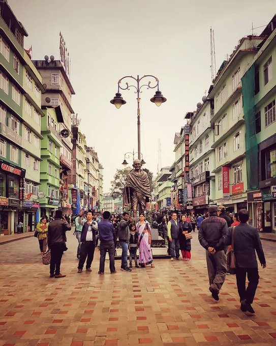 ColoursOfWorld1's tweet photo. 5. Gangtok https://t.co/rLPgYTBrke