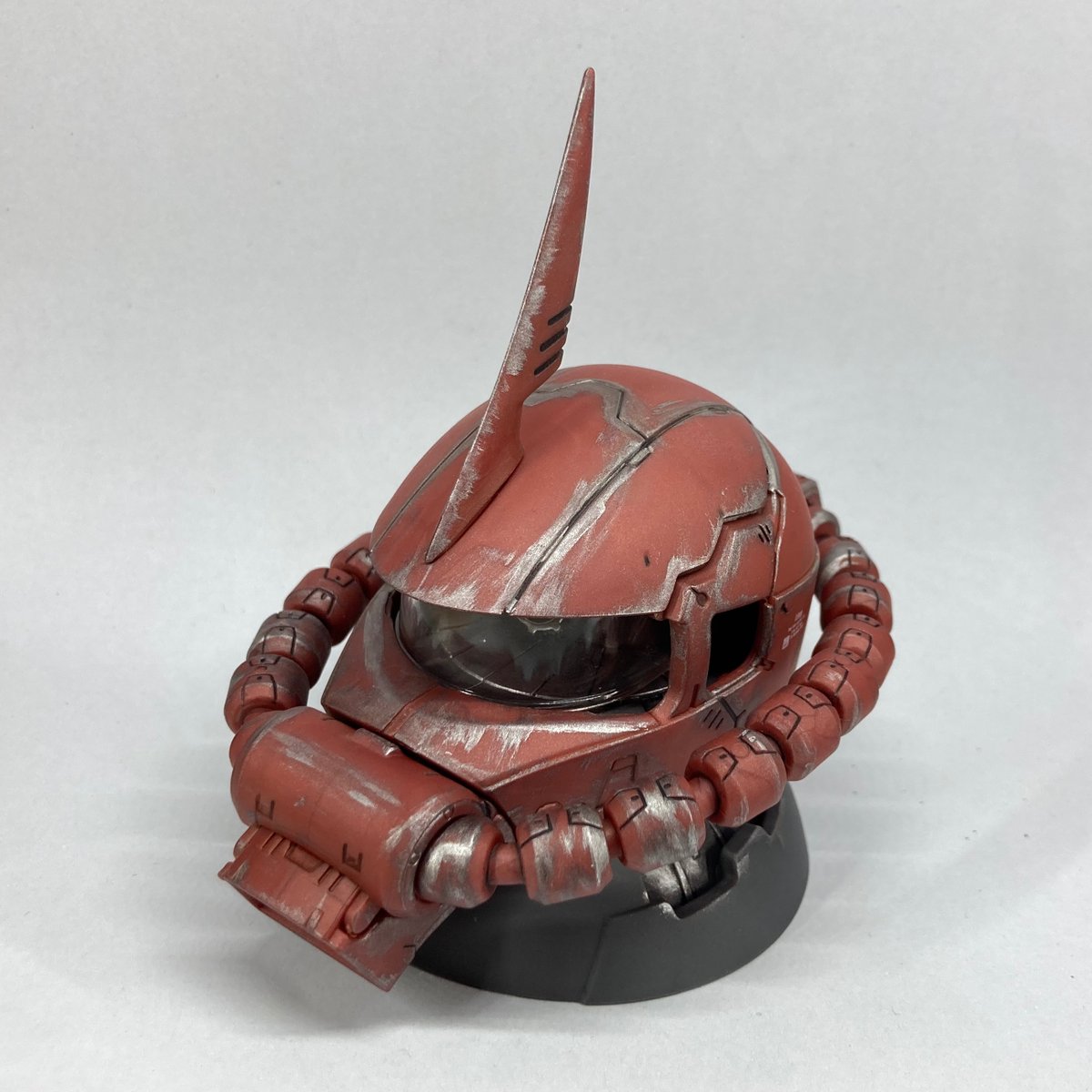 SoomSketch's tweet photo. Weathering practice with EXCEED MODEL ZAKU HEAD
#weathering #zaku #gunpla https://t.co/I5kXL5P7uC
