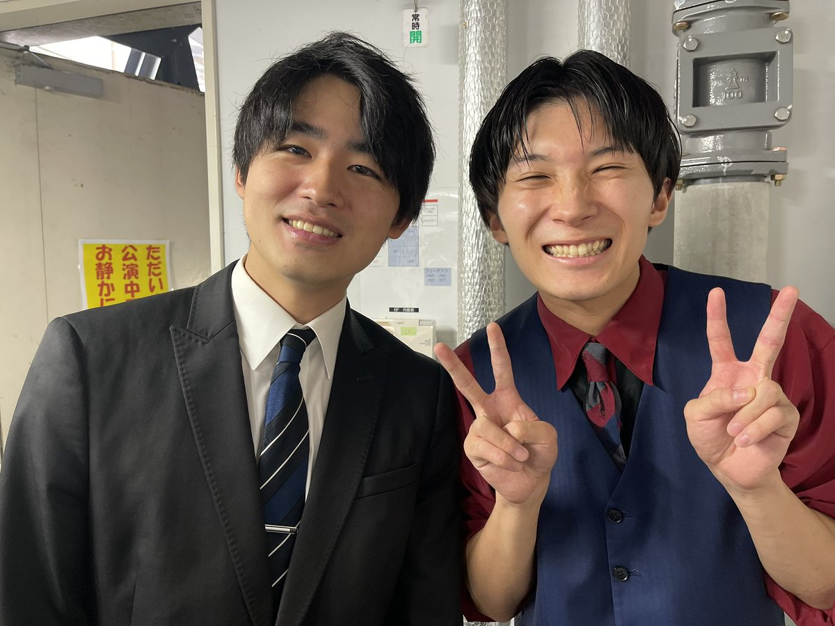 nsctokyo's tweet photo. 『RUSH #3』終演いたしました🛼
 
ご来場・ご視聴いただいた皆さま
誠にありがとうございました！✨

来月も開催予定ですので
気になる方、是非劇場にてご覧ください🫶🏻

🍙オフショット🍙
 #ハチバンテーブル #七夕 #奇好心 #片翼のチキン https://t.co/T1FGNsh6kP