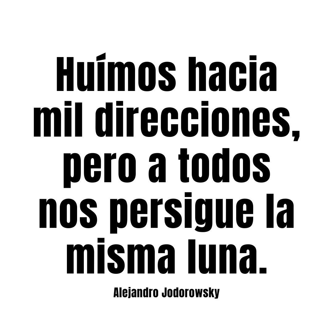 alejodorowsky's tweet photo. La misma luna... https://t.co/BHXQfWe4fV