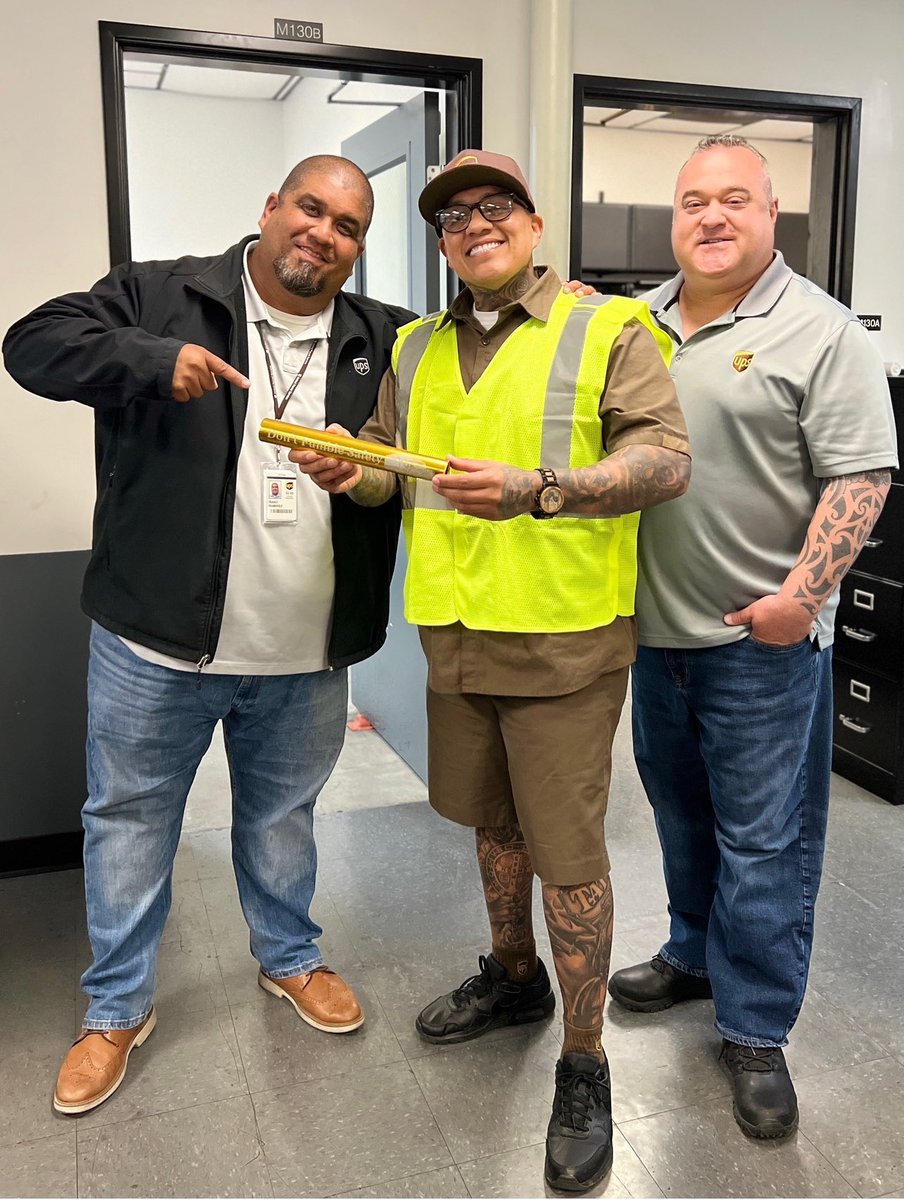 ChavezJoeUpser's tweet photo. Calling all SoCal drivers! It's time for the "Don't Fumble Safety" baton challenge. Snap pics with the baton with other UPSers & pass it on without any safety incidents. The last operation standing wins a safety cook-out! Let's make safety contagious. #SafetyFirst #BatonChallenge #SoCalFeeder

@divine2wincom @IsaacRamirezso1 @abarboza_31 @logisticsboss @UPSOntarioDDST @SfecaFeederSfty @UPSCERCAsafety @BellFeederSoCal @GVsafetyfeeder @UPSEmpireFeeder @FeederVegas @LaMiradafeeder @ComptonFeeder @kelly_gonter @Jess_ONTCAFDR @JMejiaSimental @Meeshelllle @ArturoM82410239 @DaRealAPedregon