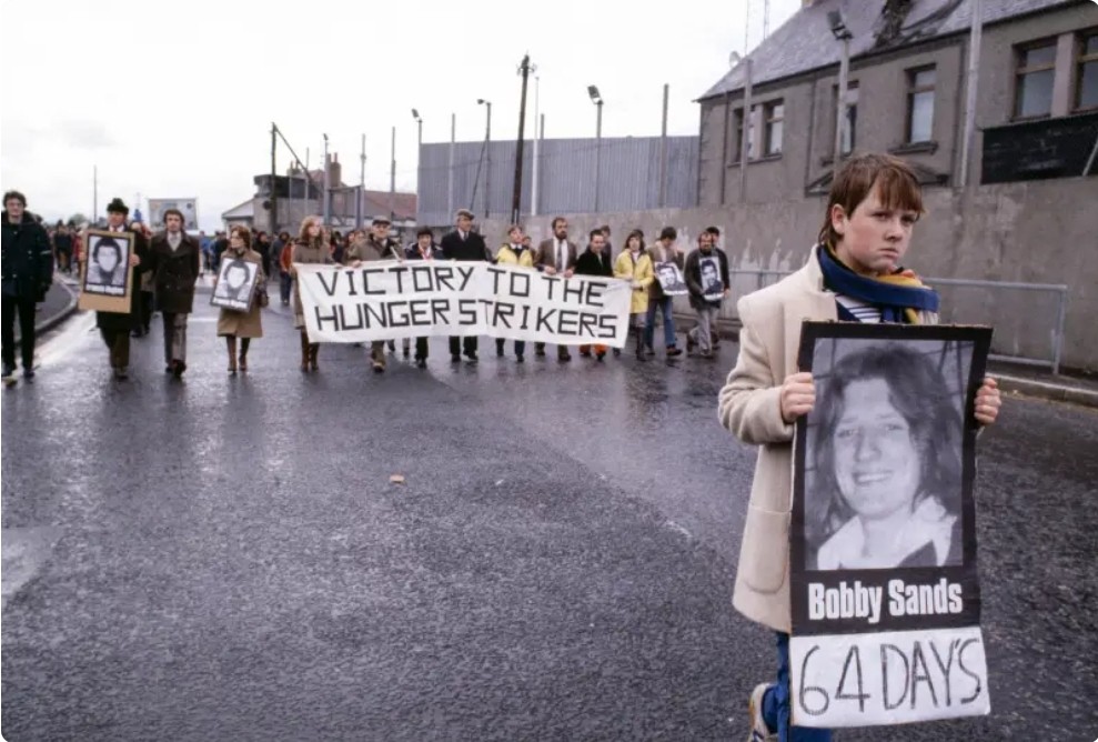 'Victory To The Hunger Strikers'

Protest in support of the Hungerstrikers, 1981

Photo by Jacob Sutton

#Irishhistory 
#irishrepublican