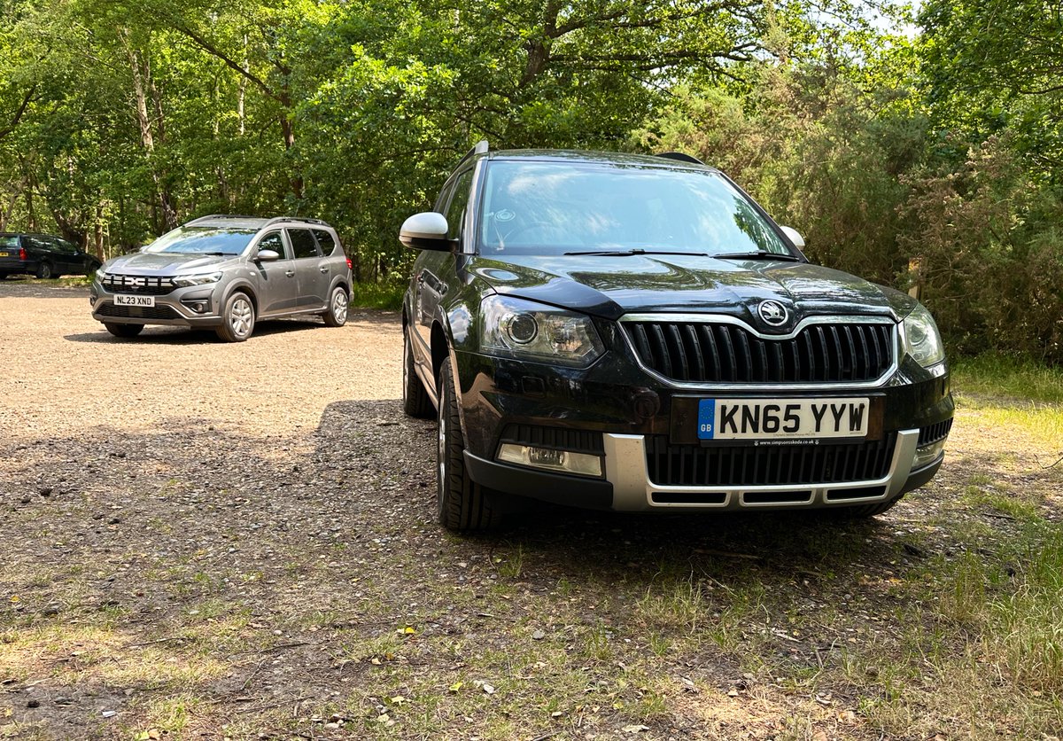 Was filming the #Dacia Jogger Hybrid for @CarGurusUK yesterday, and pondering the vid bloke’s faithful Skoda Yeti. Is the Jogger (and Duster, I guess!) the new Yeti? Good value, practical, weirdly cool?
