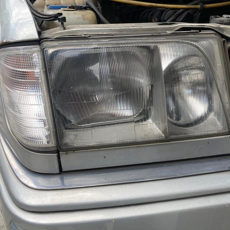 propelauto's tweet photo. Mercedes W124 200E Headlamps #ForSale at #PropelAuto
Come n Grab it before it's Sold out🤗👇🚘
#W124 #Headlight #Signallight #Singapore #scrapparts #stockist #MercedesBenz #ClassicCar #MercedesParts #Headlamps #Front #Light #Carlight #Carparts #Autoparts #Usedparts #Grab #Now https://t.co/eo54aQihoE
