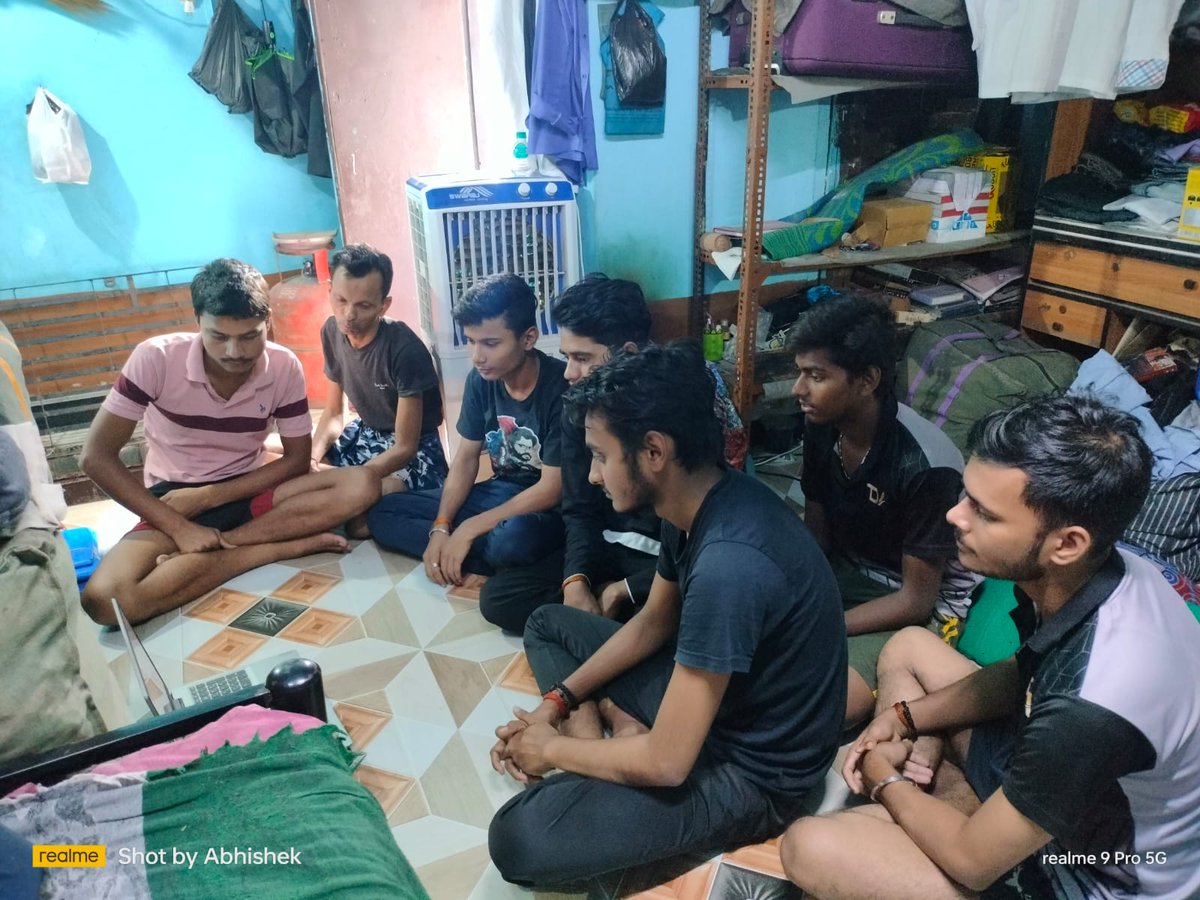 BJPSTUDENT_CELL's tweet photo. पंतप्रधान नरेंद्र मोदी  @narendramodi जी द्वारा मेरा बूथ सबसे मजबूत का संबोधन भाजपा मुंबई प्रदेश अंतर्गत वार्ड 180 बूथ क्रमांक 153 हिम्मत नगर में विद्यार्थी आघाड़ी द्वारा किया गया..
@Dev_Fadnavis ji  
 @ShelarAshish ji
#MeraBoothSabseMazboot 
#MeraBoothSabseMazboot https://t.co/VvYrHO3Hi5