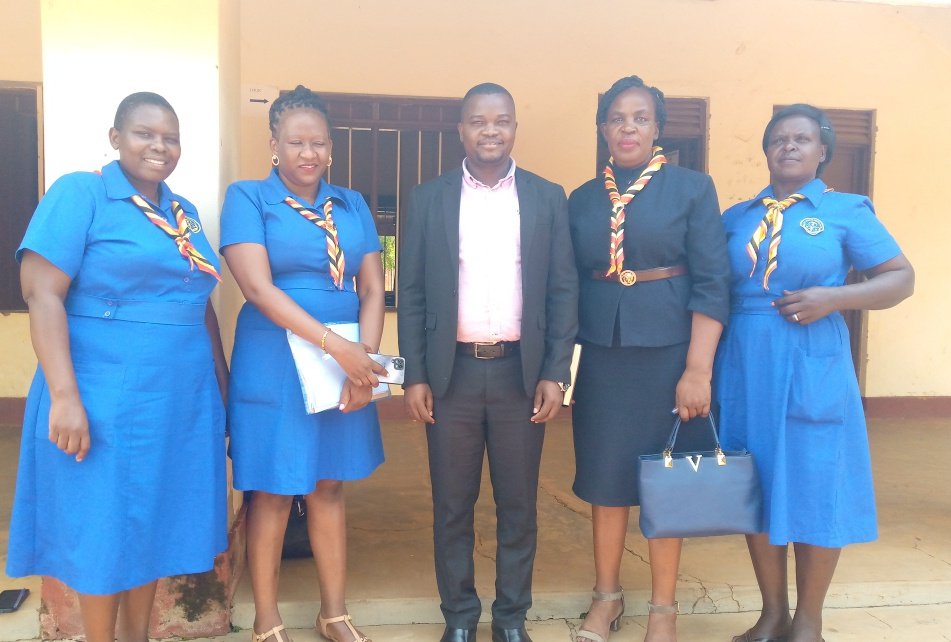 NsekoA's tweet photo. I had interaction with ateam from uganda girl guides association.Their going to implement five-years project on prevention against alcohol harm starting July, supported by IOGT-NTO MOV'T.Thanks maama @JanetMuseveni patron and minister 4 Education and sports for the support. https://t.co/IWRfKY8ph0