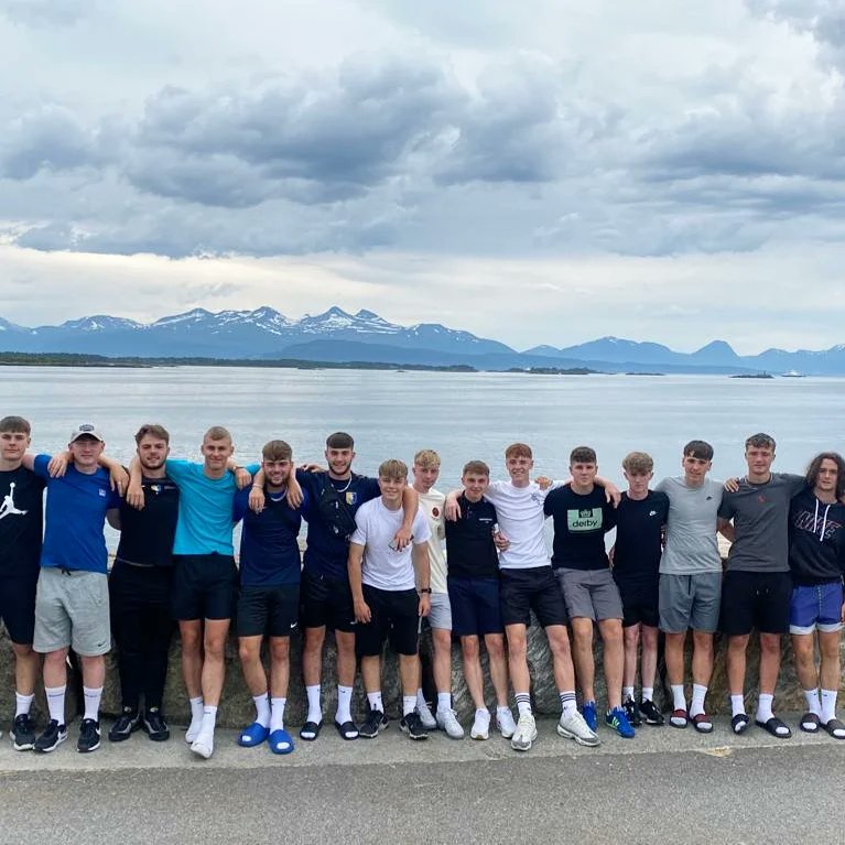 After 12 days, 4 matches, 3 hotels, 7 train journeys and well over 1000 km travelled, we are on our final full day in Norway.

The tour has been spectacular, opening eyes and doors for the lads here. One last day of community coaching and football to go