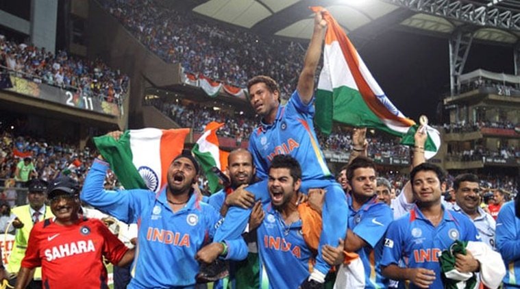 CricCrazyJohns's tweet photo. Sehwag said "We were old, having shoulder injury, Dhoni having knee issues so we give the opportunity to the youngster and Kohli took Sachin in his shoulder (smiles)". https://t.co/eGJzTXqE80