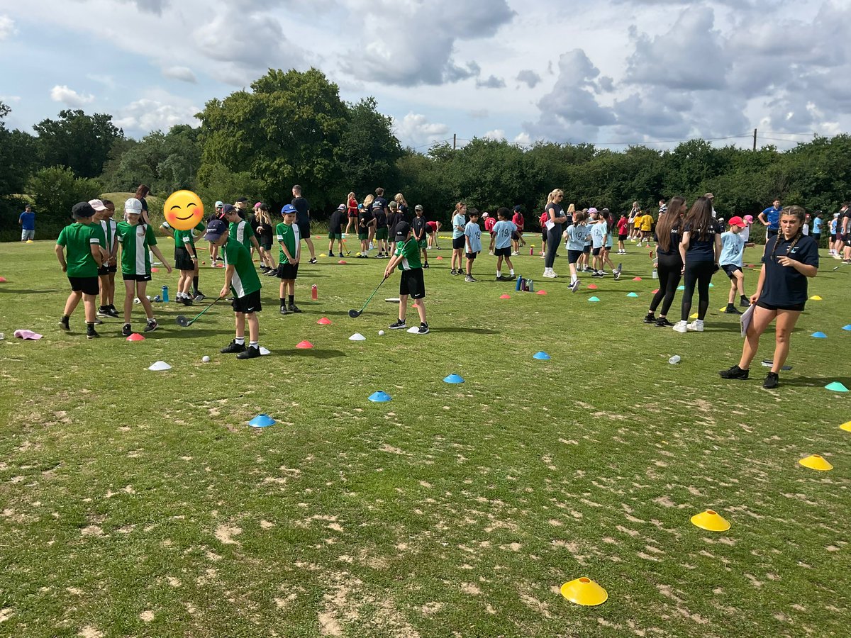 PixmorePE's tweet photo. Amazing morning at the county golf competition yesterday. The team worked really hard finishing 3rd overall in the county. Great achievement for all the team and everyone involved 🥉⛳️ #TeamPixmore https://t.co/f6VKBGTdkP