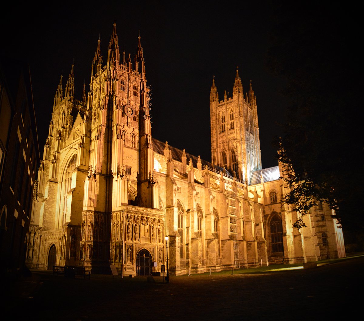 DCMS's tweet photo. .@CburyCathedral celebrates over 1,400 years of history, from being a @UNESCO heritage site to the place of Thomas Becket’s famous murder

We dedicate £42 million a year to help Listed Places of Worship - apply via our new portal now:
https://t.co/6PDkjrBsWX https://t.co/KHfCAcAhz6