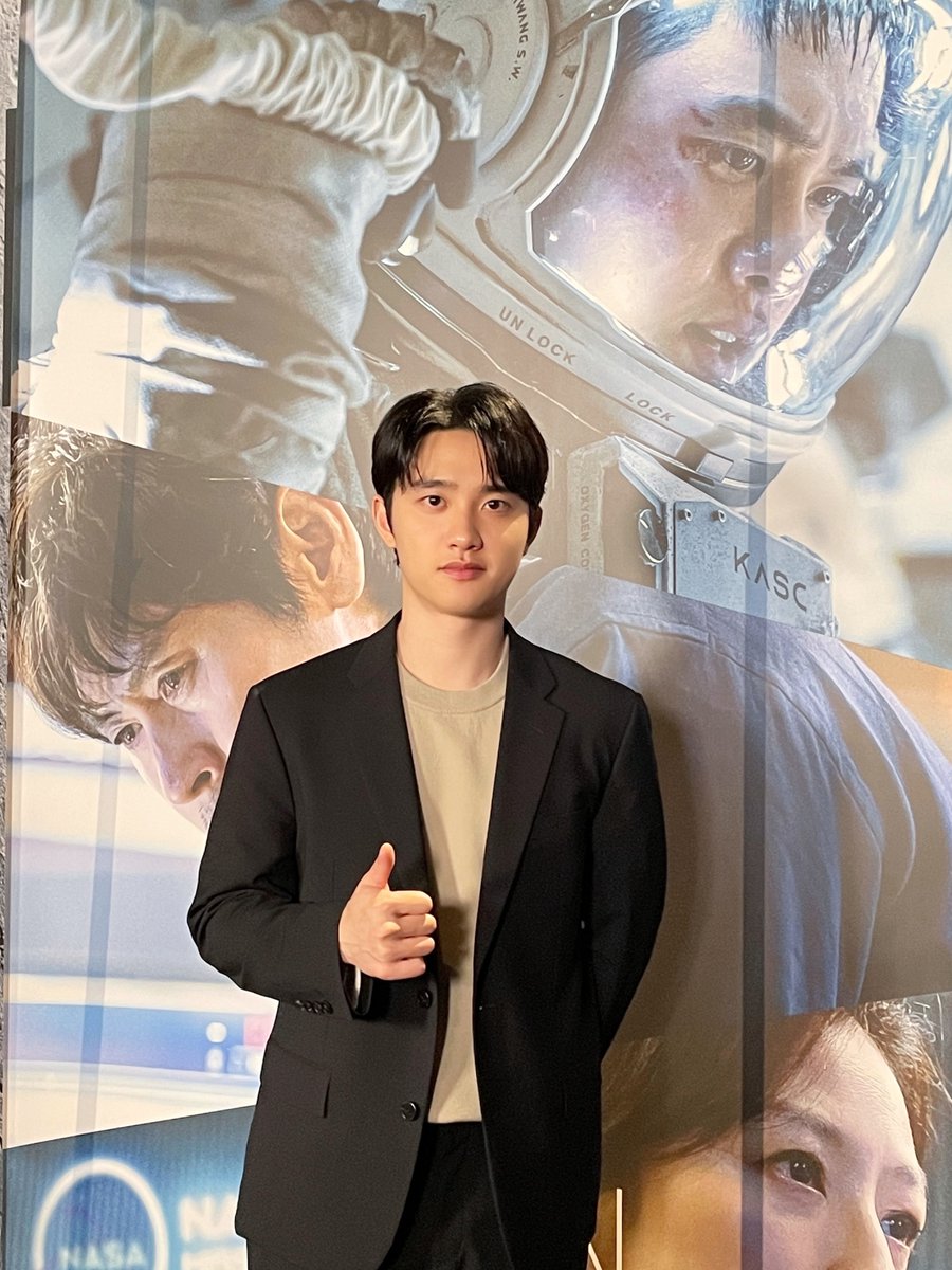 🐧👍🏻

도경수 주연 영화 <더 문> 🌕👨‍🚀
8월 2일 대개봉!

<The Moon> starring DOH KYUNGSOO
In theaters on August 2!

#도경수 #DOHKYUNGSOO
#디오 #DO(D.O.)
#엑소 #EXO #weareoneEXO
#더문 #TheMoon