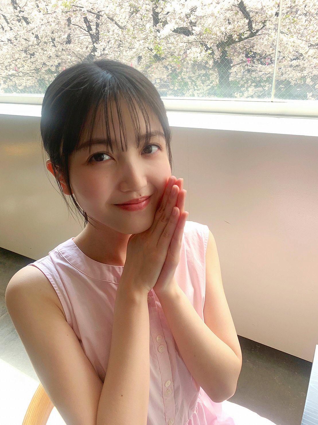 乃木坂46久保史緒里1st写真集『交差点』【公式】発売中 on X 乃木坂46久保史緒里1st写真集『交差点』【公式】発売中 on X