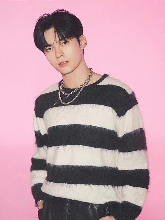 Bang06Sung13's tweet photo. @ZB1_official Our Sung Killing is killing again.😭 https://t.co/rbNjBSvv8x