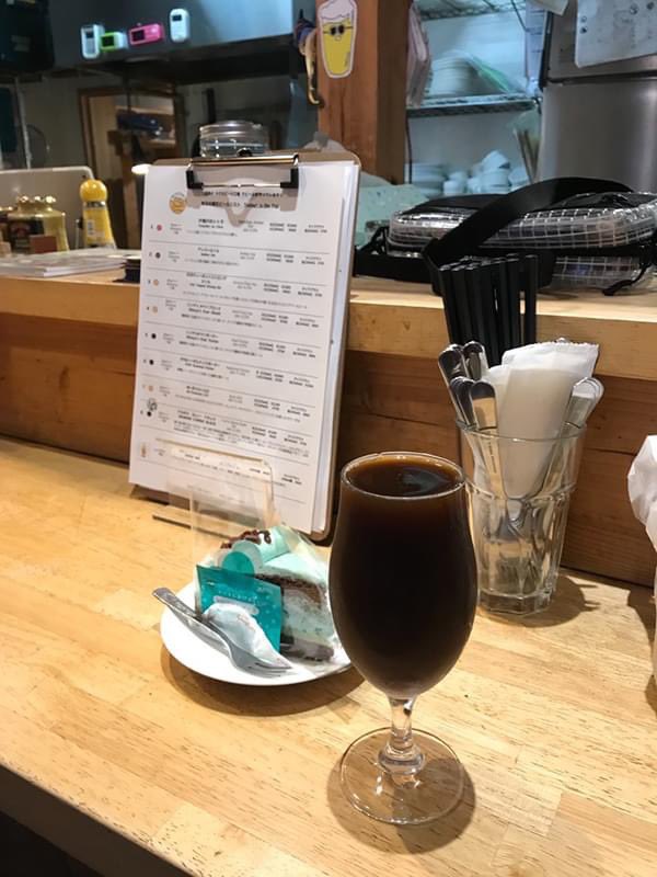 JUJO_CURRY's tweet photo. 十条カレーポッターズ！！
◇◇食レポ◇◇
マップNo21Beer++
（びあぷらすぷらす）
ブルワリーパブ　＜十条＞　　

カレーメニュー：
AKABOW　CURRIE　BLACK
小600円 大1000円

https://t.co/qxJOavxDd7

#十条カレーポッターズ #十条 #beerplusplus　#ブルワリー　
#クラフトビール　#AKABOW https://t.co/PuuWTdmh9X