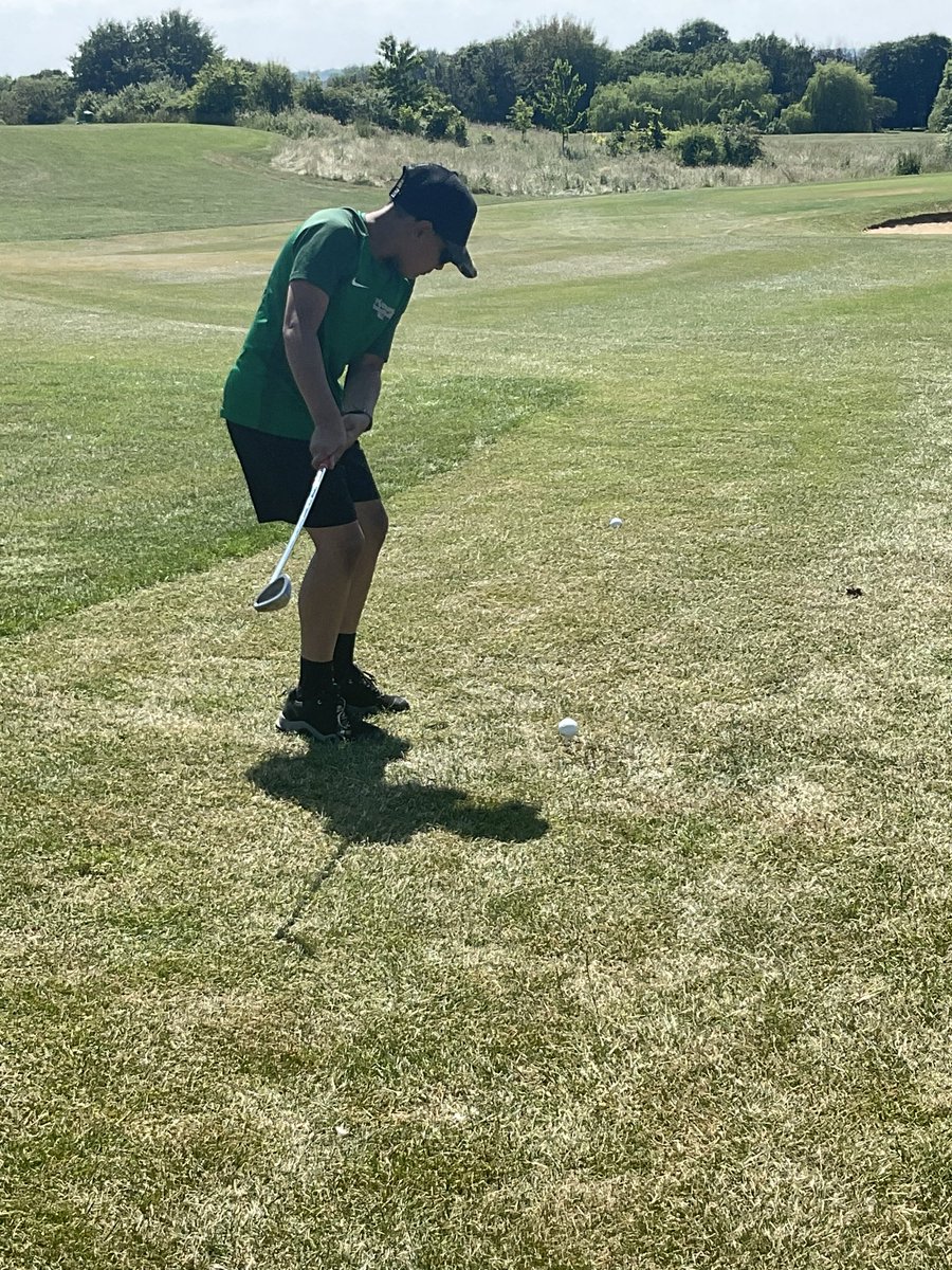 PixmorePE's tweet photo. More golf sixes photos @NHertsGolfSch #TeamPixmore https://t.co/IbFocwxnRC