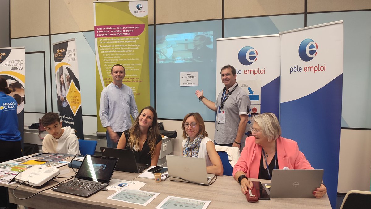 ⚠️ #Pôleemploi présent au salon des entreprises à la Communauté urbaine de Dunkerque ce matin de 8h à 14h  pour vous présenter son offre de services !
conférence :  #RecruterAutrement à 9h15