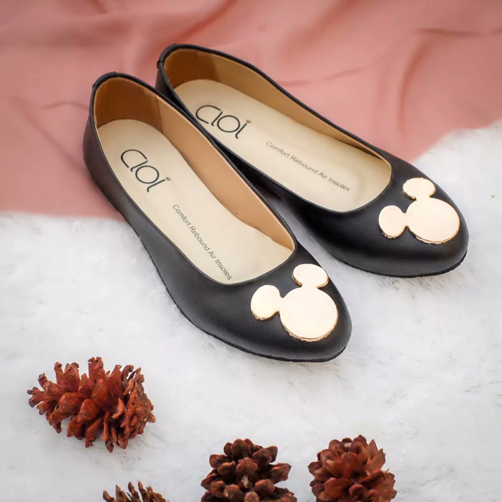 jasmiramira's tweet photo. Rekomendasi sepatu buat kerja yg gemesin yah! 
https://t.co/Gc1ZKg8YNk https://t.co/6QumhAhTGy