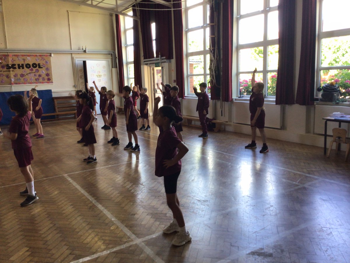 Wonderful start to #RudstonHealthWeek with a dance session with Nicci. So much fun! #RudstonPE