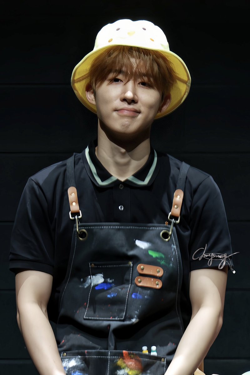 230624 k4 케타포
 
공항에서 이 모자를 쓰면 귀엽겠다🤣🐣

#BI #비아이 #김한빈 <a href="/shxx131bi131/">김한빈</a>