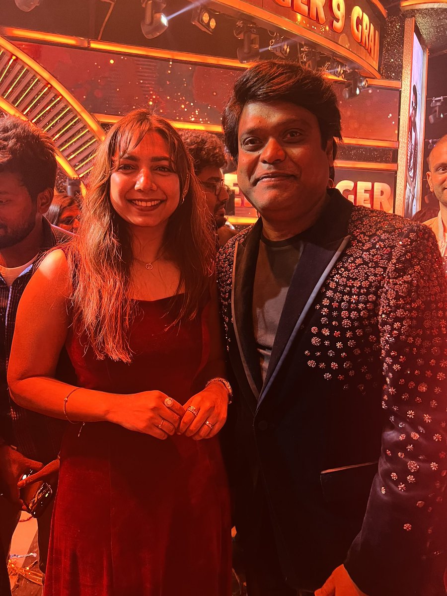 With my most favourite @harrisjayaraj sir in super singer 9 finale ♥️ #heartsofharris #HarrisJayaraj #supersinger9 #supersinger #reshmashyam