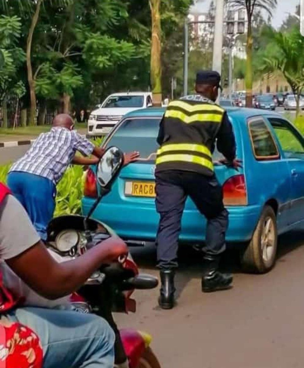 Bapfakurera on Twitter "Rwanda traffic police. Burundi traffic police