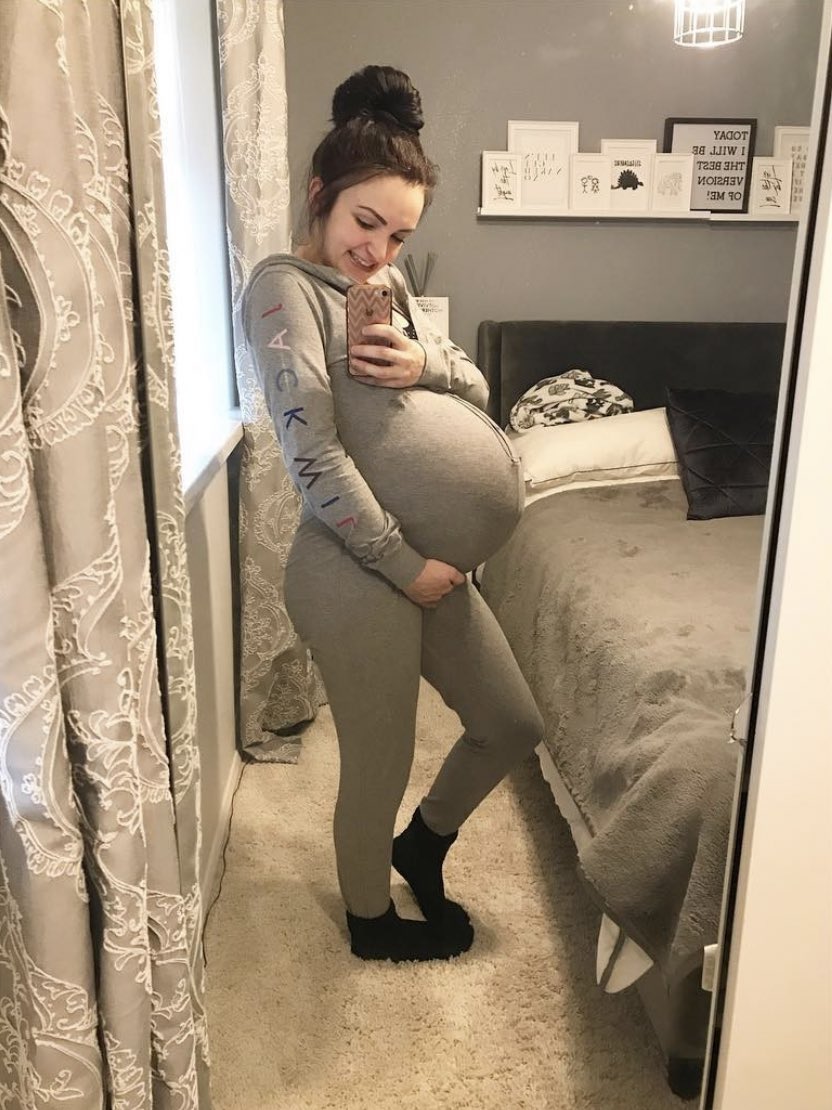 Sexy Pregnant Women on Twitter: