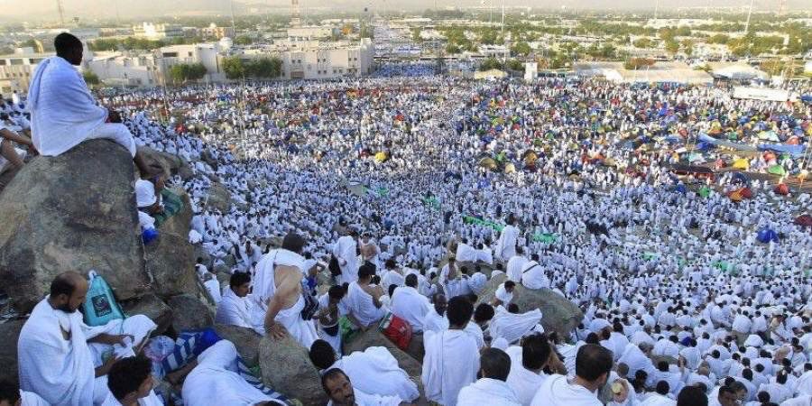 mukhtardadh's tweet photo. قال صلى الله عليه وسلم مَا مِنْ يَوْمٍ أَكْثَرَ مِنْ أَنْ يُعْتِقَ اللَّهُ فِيهِ عَبْدًا مِنَ النَّارِ مِنْ يَوْمِ عَرَفَةَ، وَإِنَّهُ لَيَدْنُو ثُمَّ يُبَاهِي بِهِمُ الْمَلاَئِكَةَ؛ فَيَقُولُ: مَا أَرَادَ هَؤُلاَءِ

 لاَ إِلَهَ إِلاَّ اللَّهُ وَحْدَهُ لاَ شَرِيكَ لَهُ.

#عرفات https://t.co/3sbcuXbxCX