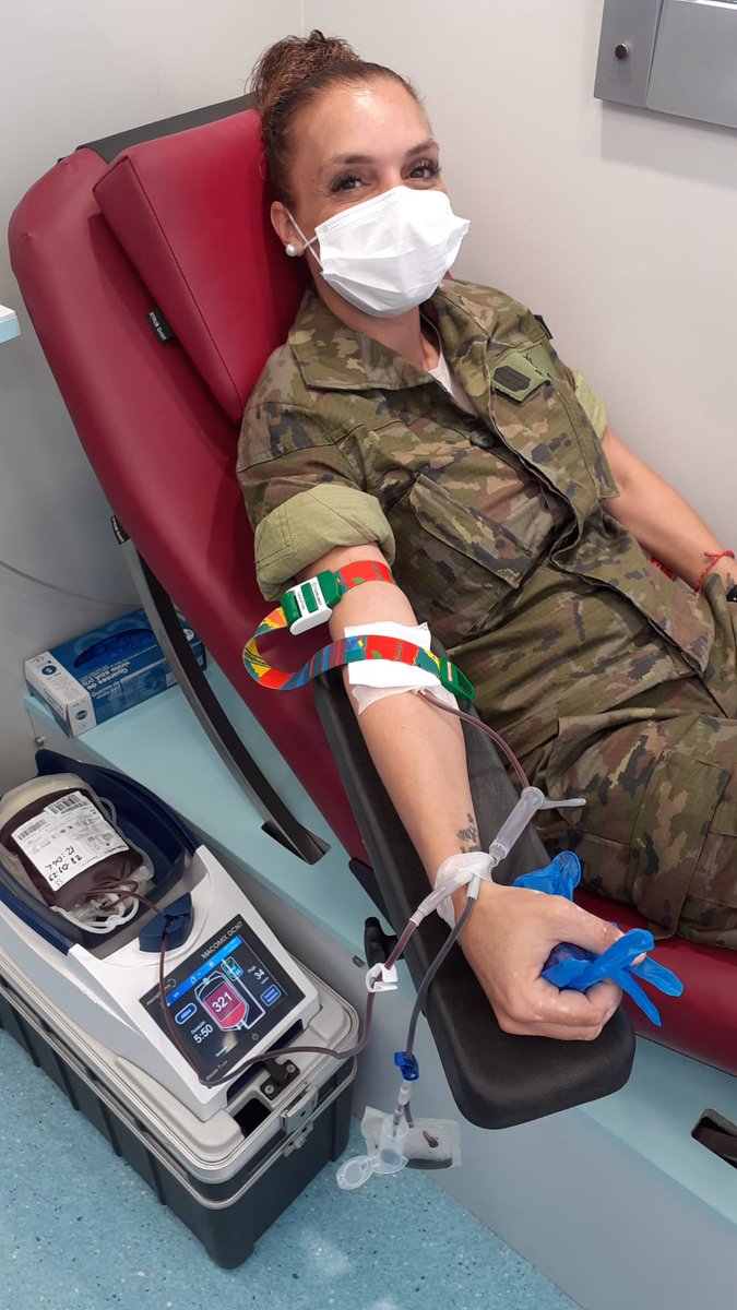 IGE_ET's tweet photo. El @ichhCanarias acaba la campaña de donación de sangre en el acuartelamiento de Puerto del Rosario, #Fuerteventura, con una gran participación. La USAC puerto del Rosario, #SUIGECAN, coordinó y colaboró con el apoyo técnico y de instalaciones. #DonaSangre @IGE_ET #somostuapoyo https://t.co/bXAiXsu97T