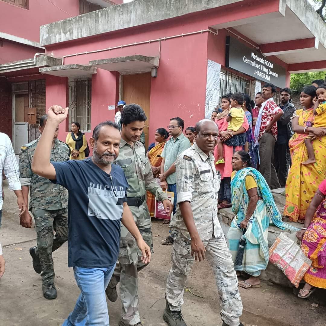 dpmahato9's tweet photo. রাজেশ মাহাত সহ সকল আন্দোলন কারী নেতার অবিলম্বে মুক্তি চাই। জয় গরাম। 

#ReleaseKudmiLeaders
#KudmiWantJustification https://t.co/Lz3QdO0byL