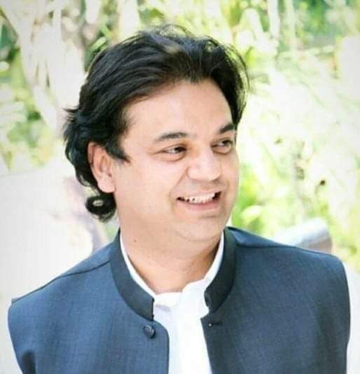 mysterious_ASK's tweet photo. اہم ترین: سیالکوٹ عثمان ڈار کی کینٹ وی آئی پی گارمنٹس فیکٹری پر پولیس کا بھاری نفری کے ہمراہ چھاپہ مزدوروں کو باہر نکال دیا گیا فیکٹری کو سیل کرنے کیلئے تیاریاں مکمل - زرائع
#May9th_FalseFlag
#ForcedDivorce https://t.co/RWbjBPQq9k
