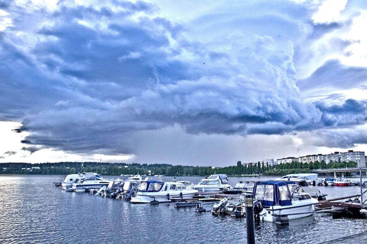 #thunder #storm #rain #hämeenlinna #lake #vanajavesi #boats #visithämeenlinna #finlandnature #finland4seasons #finlandphotolovers #finlandphotography #finland