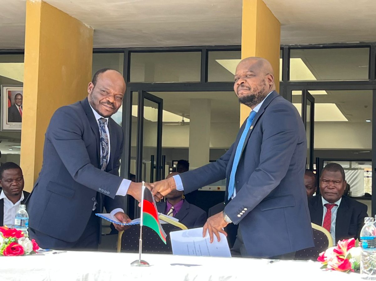 ImaniDev's tweet photo. Last week John McGrath, MD at Imani Development #Malawi , attended the official launch of the World Bank Group funded Coordinated Border Management (CBM) Project at Mwanza Border Post on Friday, where Minister of Trade and Industry Simplex Chithyola Banda was the guest of honour. https://t.co/Pf1tfqR525