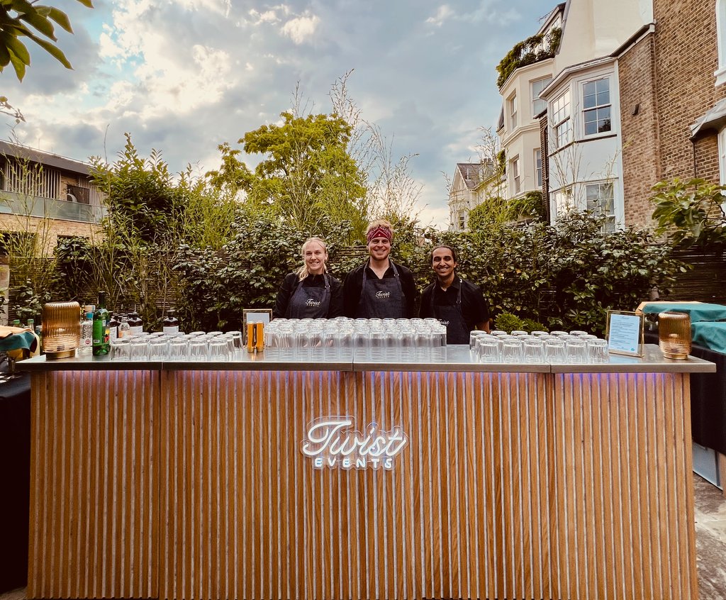 ThePortabar's tweet photo. Spotted - Twist London getting summer party ready over the weekend. ☀️🍹
📍@twistlondon
#portabar #mobilebars #portablebars #outdoorbar https://t.co/qCHJI7q3EJ