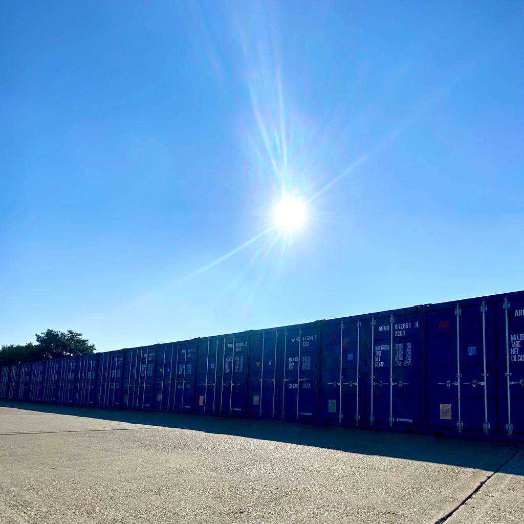 This week we have a couple newly vacant containers👏
Get in touch to reserve yours before they're gone!
📱   07817 030941

*Subject to availability at the time of enquiry

#storage #storagesolutions #thanetstorage #storageunit #containerstorage #storageunits