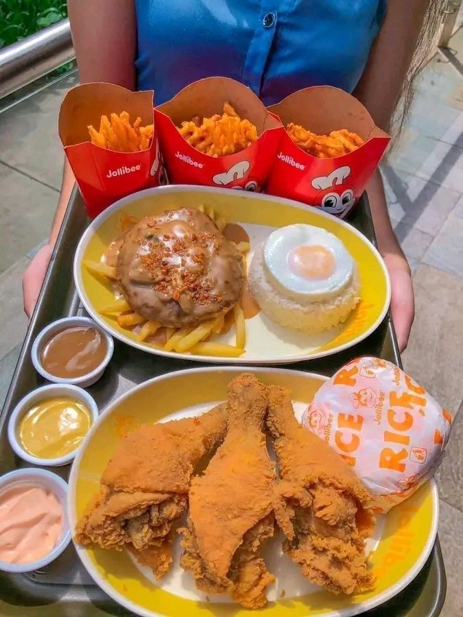 Waiting for someone who say “tara jollibee tayo” 🥺❤️