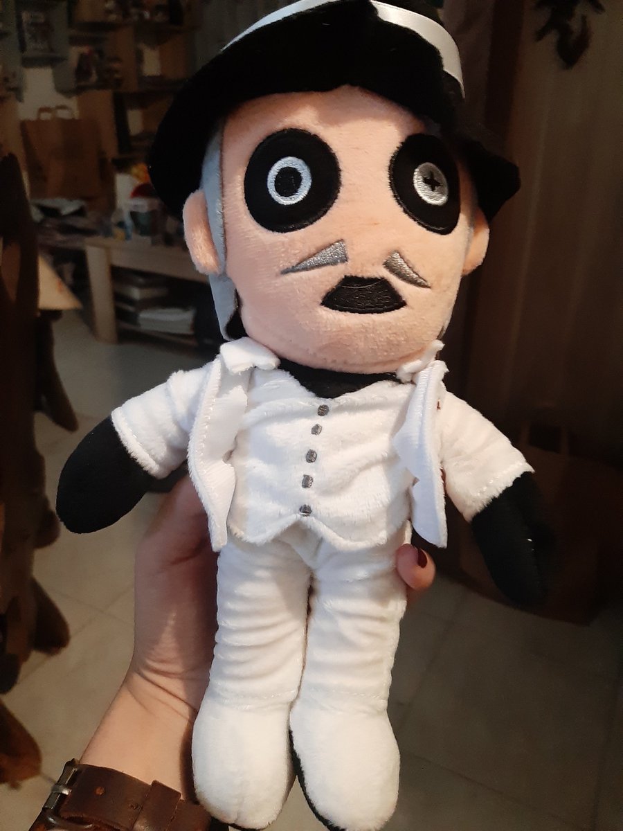 Yesterday I received this little wonder.  I'm so happy to have my Copia at home 😍 I'm thinking of giving it a green eye.  Should I do it or leave it as it is ?

#ghost #Ghostband #GHOST #thebandghost