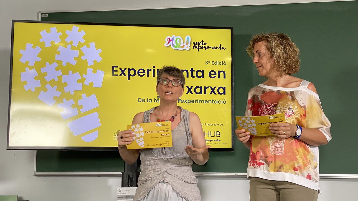 Ets professor/a de ciències a l’ESO i darrers cicles de primària? 
Comencem la trobada #ExperimentaEnXarxa on compartim 5 pràctiques d’èxit per introduir l’experimentació a centres educatius! 
Segueix-nos en directe al Youtube o en aquest fil! 👇
youtube.com/live/auXqYeCSJ…