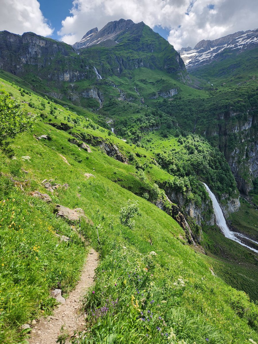 May your days on the trail be filled with magic and beauty. #Glarnerland