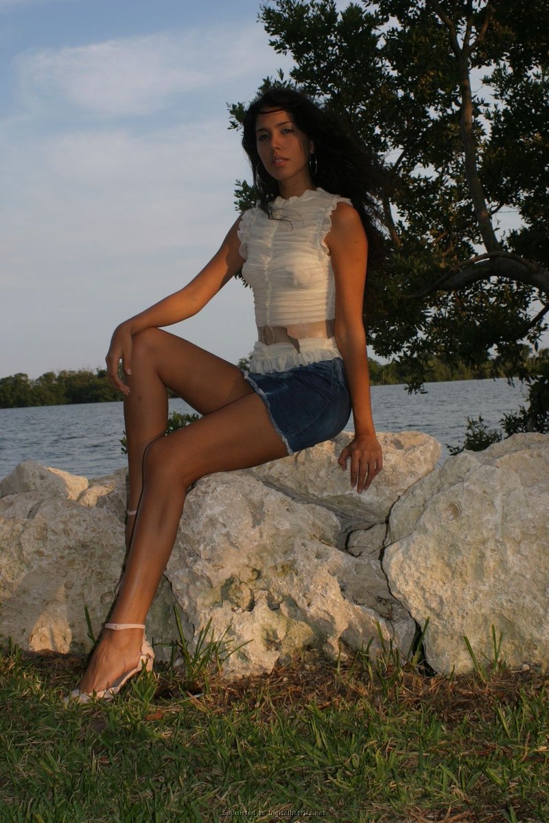 RT if you are over 30 years old and wanna fuck me.