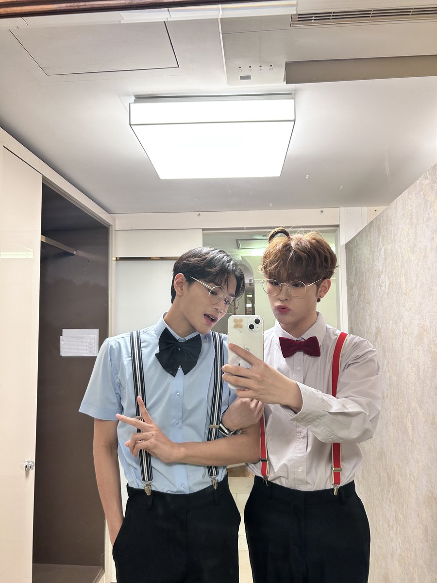 XODIAC_MEMBERS's tweet photo. [#규민🐶] 

자얀이랑 🍀

#XODIAC #소디엑 #GYUMIN #규민 #똑똑똑_귬이등장 https://t.co/45jvKrjPNi
