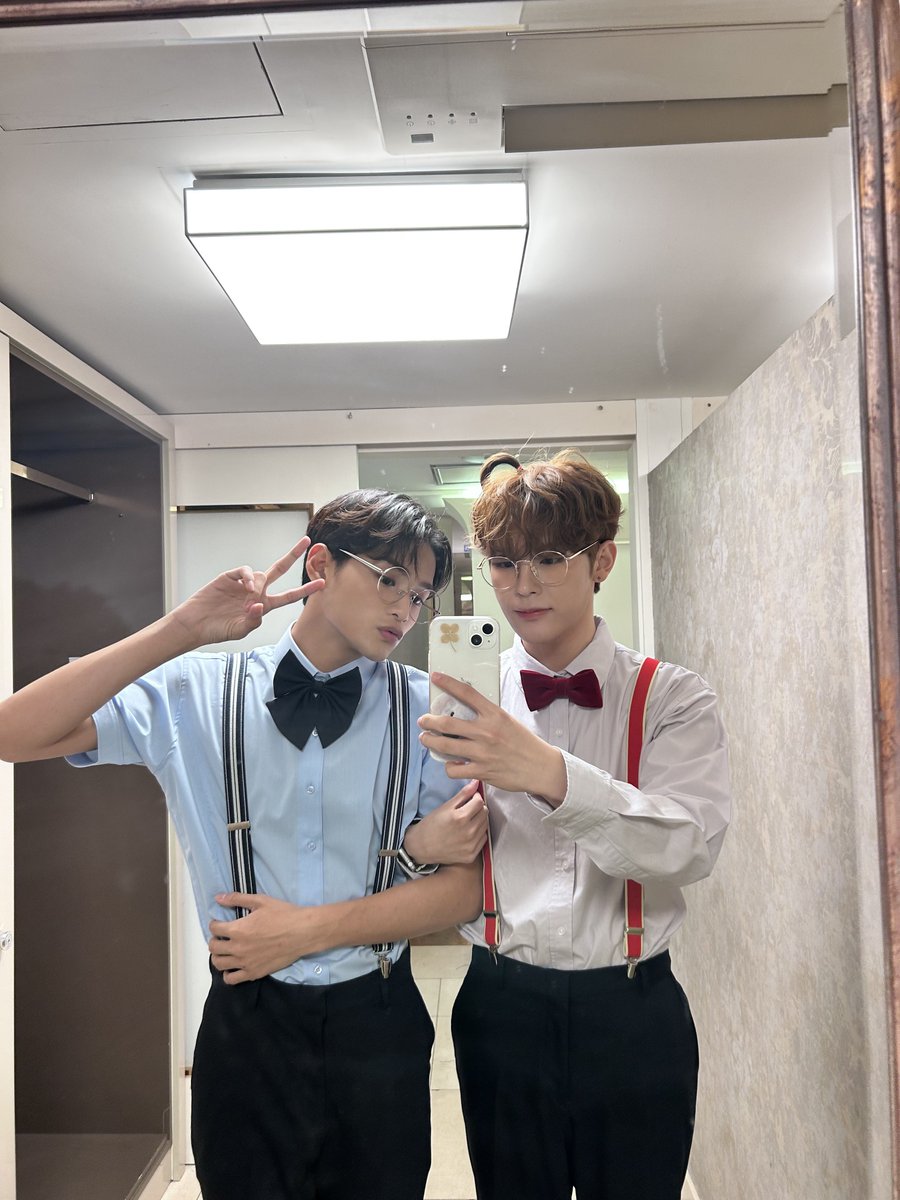 XODIAC_MEMBERS's tweet photo. [#규민🐶] 

자얀이랑 🍀

#XODIAC #소디엑 #GYUMIN #규민 #똑똑똑_귬이등장 https://t.co/45jvKrjPNi
