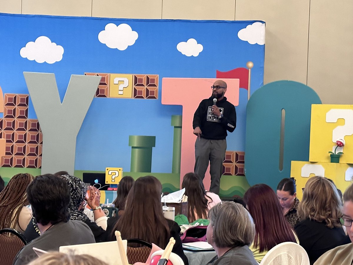sacarpenter6285's tweet photo. Day 1 of @getyourteachon was π₯. Im in line for coffee and ready to tackle Day 2!!! #iTeachLMS #teacher #middleschool #mathteacher https://t.co/NDJCbUoiNM