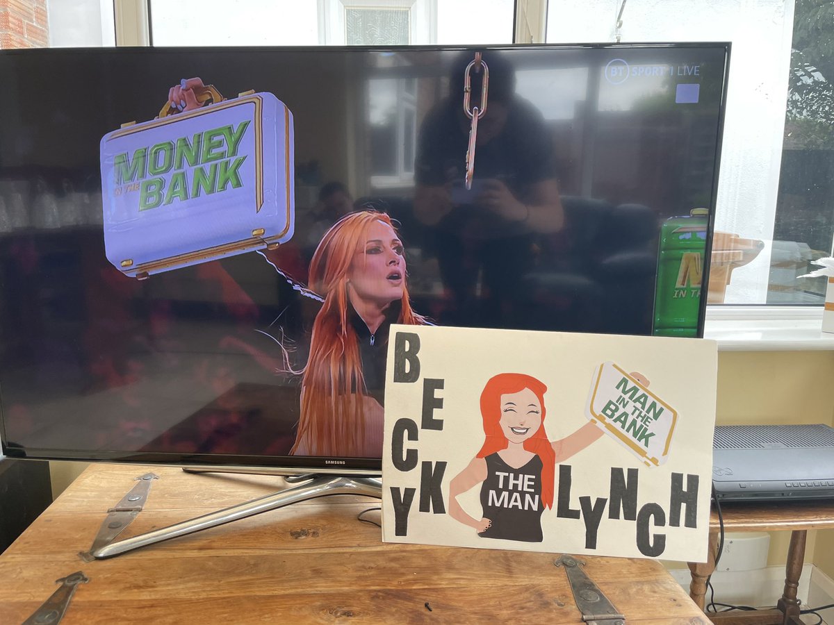 mj____97's tweet image. Caught up on Monday night Raw 
This is a spoiler not a prediction 👍🏻
@BeckyLynchWWE @WWE