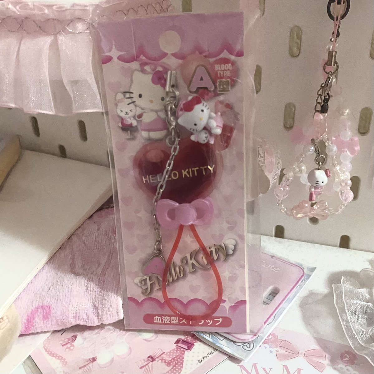 catcatls's tweet image. ส่งต่อพวงกุญแจคิตตี้กรุ๊ปเลือด A 🌡️
price : 890฿ ได้มาแพงกว่านี้คับ🥺* rare*
ใหม่ไม่เคยแกะ สนใจสอบถามเพิ่มเติมได้นะคะ ( ˆ͈̑꒳ˆ͈̑ )੭ 
#พวงกุญแจคิตตี้ #ตลาดนัดsanrio #คิตตี้ #สติกเกอร์เกาหลี