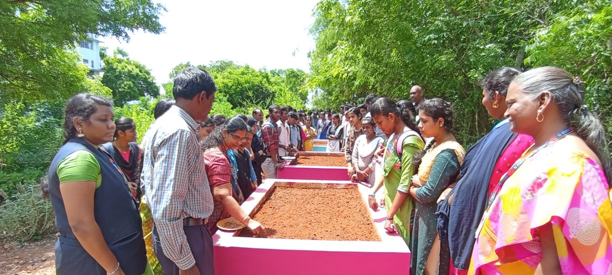 Portable Farming by First Year Students
Veeramani Mohana Centre for Quality Life Engineering Research initiated today the Students Portable Farming inaugurated by the First year students Biotechnology, EEE, Commerce and Computer Applications during their SIP2023 (Deeksharambh)