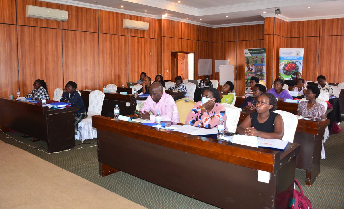 Day 2 of workshop under the theme of #GenderEquality and #SocialInclusion in Agri-food system,organized by RYAF in partnership with @FAORwanda , Today session is conducting a participatory assessment of gender and social inclusion at RYAF.
Subtitles: Organization’s mission ..1/2