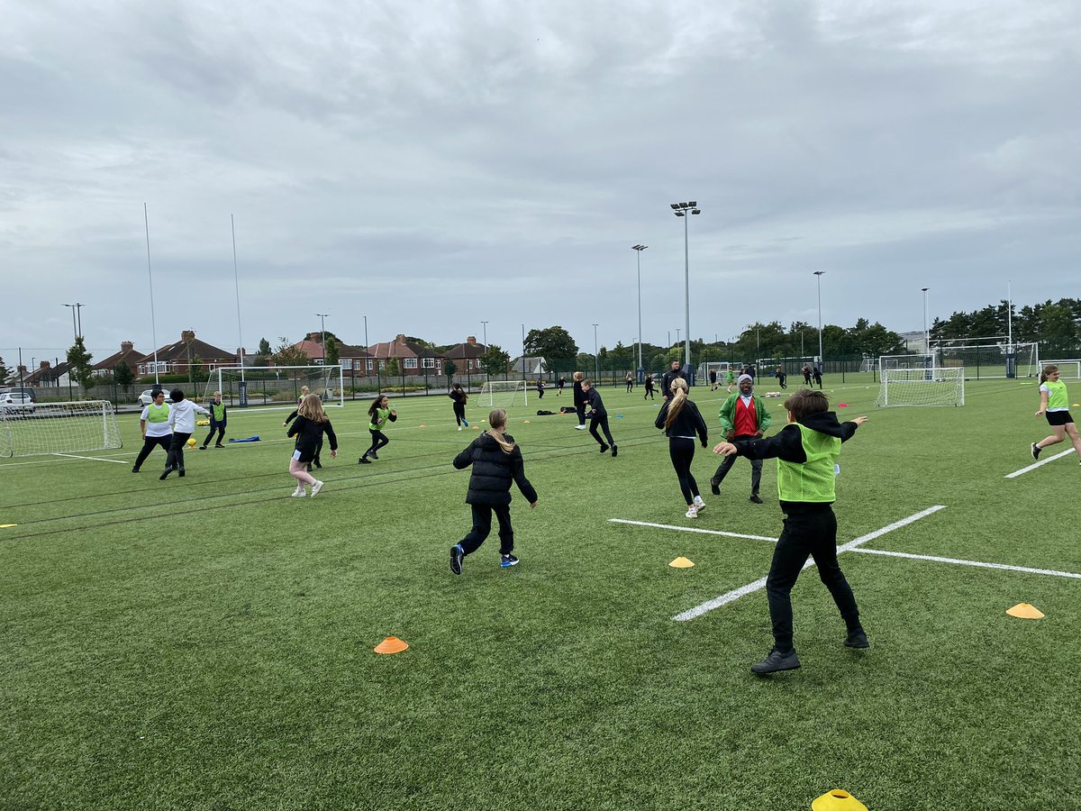 NorthumFA's tweet photo. It was brilliant to have year 6 students from @MalvinsClose join us today for some football &amp; rugby sessions in support of @BatonOfHopeUK ❤️⚽️🏉 https://t.co/n1PKtwgsAH