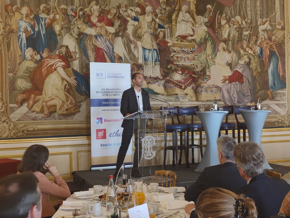 ÉVÉNEMENT | Yoann Régent présente la bonne pratique de <a href="/KeringGroup/">Kering</a> en matière de Transition Environnementale Socialement Responsable : le Fonds Régénératif pour la Nature, qui entend susciter de nouvelles pratiques de sourcing et de production de matières premières. #RSE #ESG