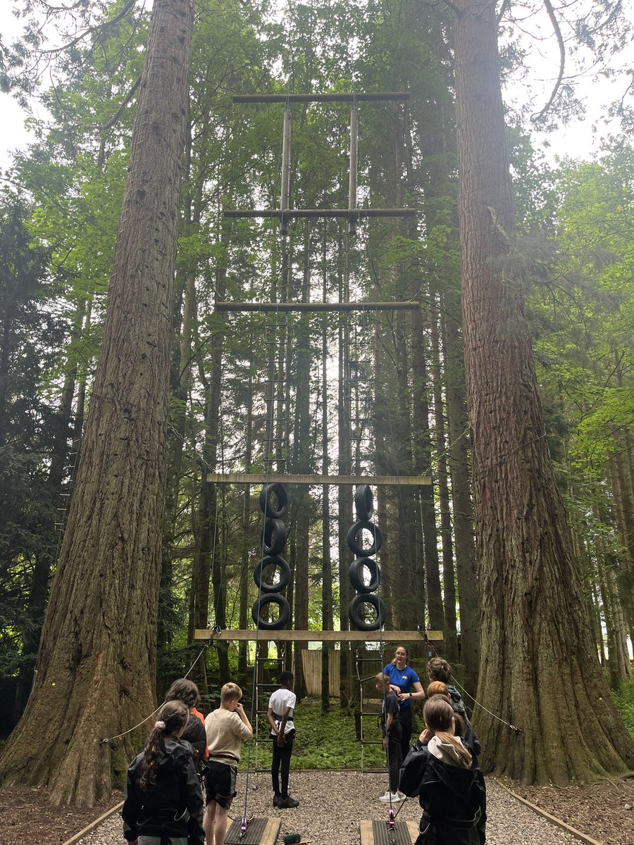 Group 1 are all ready for their first activity - The Vertical Challenge! #midgesareout #verticalchallenge #pgl #P7 #P7schooltrip #summerterm